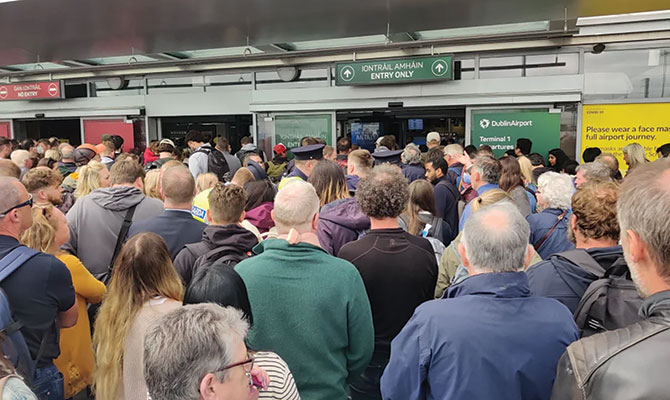 Dublin airport Queue