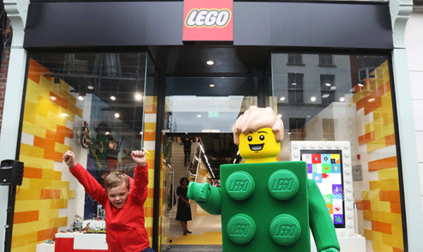 NEW LEGO STORE OPENS - The Phoenix Magazine